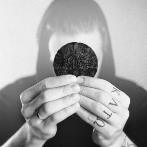 ดาวน์โหลดและฟังเพลง Uderzenie พร้อมเนื้อเพลงจาก Miuosh