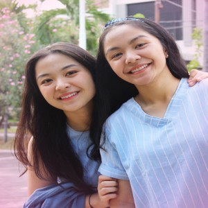 Dengarkan Sisakan Satu Untukku lagu dari Celine & Nadya dengan lirik