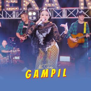 Dengarkan Gampil lagu dari Niken Salindry dengan lirik