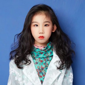 Listen to 岁月神偷 song with lyrics from 蔡晨婧