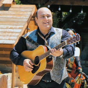 Listen to Siro Janaparh song with lyrics from Armen Khublaryan