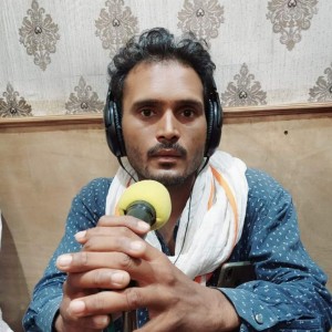 收聽Singer Raju meena的Hansar Kyu Laj M Chali歌詞歌曲