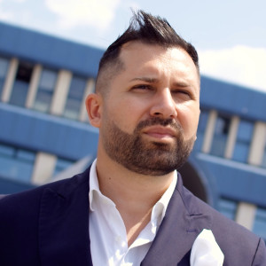 Dengarkan Alina-mi inima lagu dari Danezu dengan lirik