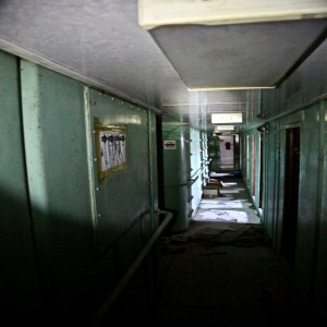 收听The Doormen的The Killing Moon (Live at home)歌词歌曲