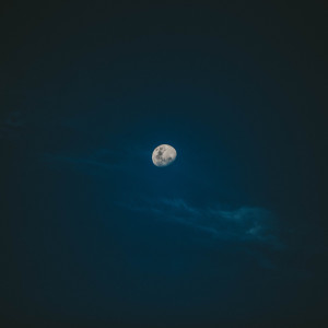 Listen to Wenn Der Mond Scheint song with lyrics from JayBee