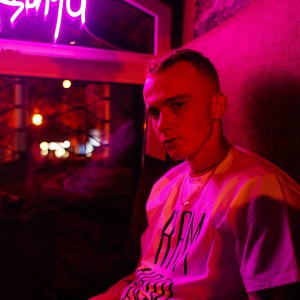 Listen to Люблю и ненавижу song with lyrics from GROOVE
