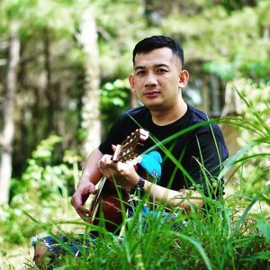 Dengarkan lagu Bidadari nyanyian GLEN T dengan lirik