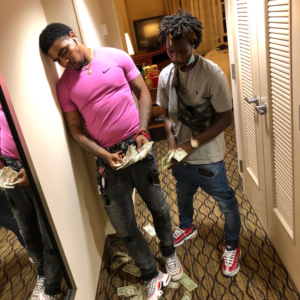 Geekd Moment(feat. Flyguypooh) (Explicit)