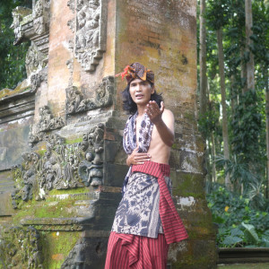 Listen to Sampik Kecangkik song with lyrics from Yan Mus
