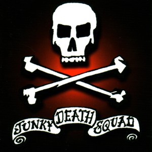 收聽Junky Death Squad的Sue Me歌詞歌曲