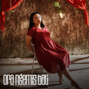 Listen to Ora Ngemis Bali song with lyrics from Lavora
