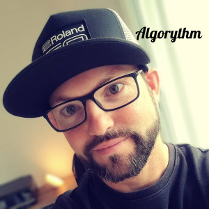 Listen to La Discover song with lyrics from Algorythm