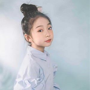Listen to 隐形的翅膀 song with lyrics from 杨子敬sara