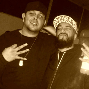 ดาวน์โหลดและฟังเพลง Paguen la Renta (Explicit) พร้อมเนื้อเพลงจาก Mostro Guerri