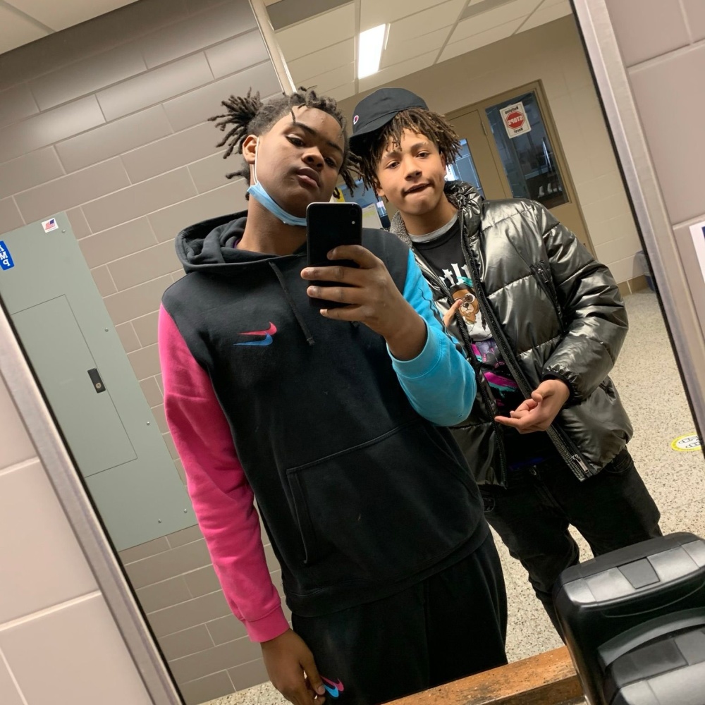 Freestyle (feat. 17 Capo)