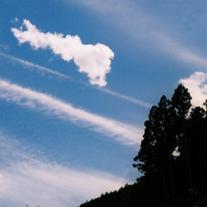 ดาวน์โหลดและฟังเพลง Days In The K City (Edit) พร้อมเนื้อเพลงจาก Hugo LX