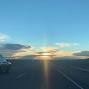 ดาวน์โหลดและฟังเพลง Moving To California In March พร้อมเนื้อเพลงจาก Cold Gawd