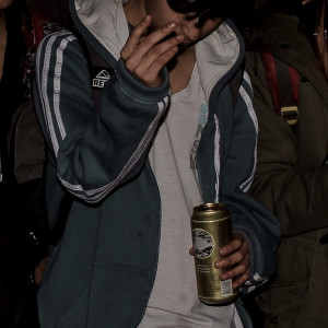 收聽A.D Music的Undone歌詞歌曲