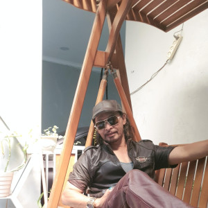 Listen to Bulan Penuh Ampunan song with lyrics from Dayu AG