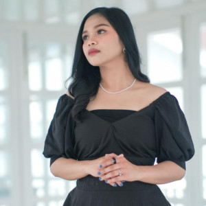 ดาวน์โหลดและฟังเพลง Maneri Kupenassanni พร้อมเนื้อเพลงจาก RINU TANGALAYUK