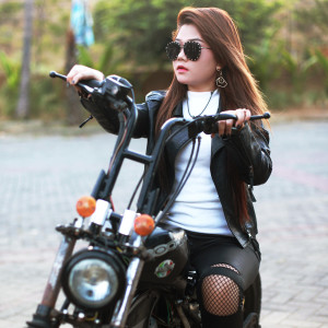Listen to Eneng Kangen Abang song with lyrics from Nonna 3in1