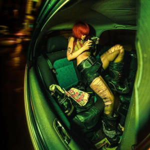 收聽ALX3的Bentayga (feat. Mikkey & Himiko) (Explicit)歌詞歌曲