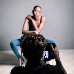 收聽Suli Breaks的liFe cAMEra action歌詞歌曲