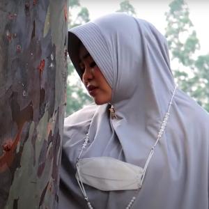 Dengarkan Demi Kamu lagu dari Rani Rusdy dengan lirik