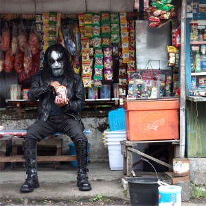 Dengarkan Senjata Pemuas Massal (Explicit) lagu dari Krowbar dengan lirik
