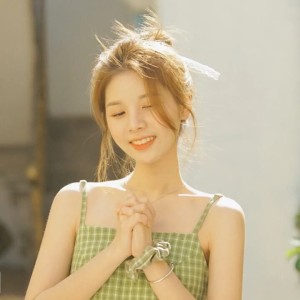 Listen to 难得真兄弟 (女声版) song with lyrics from 小朵云