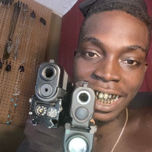 Dengarkan Youn know (Explicit) lagu dari Haitianfein dengan lirik