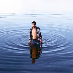 Listen to Sale el Sol song with lyrics from ¿Juan Julian?