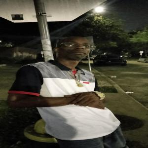 收聽Micke D Beast的Do Bout Me (Explicit)歌詞歌曲