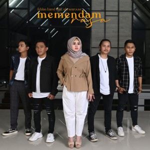 ดาวน์โหลดและฟังเพลง Memendam พร้อมเนื้อเพลงจาก IKHLAS Band