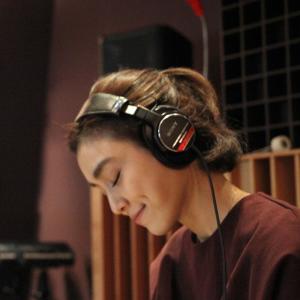Dengarkan lagu Pei Ni - Dian Ying " Ling Bo Te Fan Nao " Zhu Ti Qu nyanyian Christine Fan dengan lirik