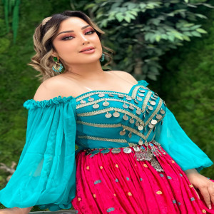 收聽Ghezaal Enayat的Tawiz歌詞歌曲