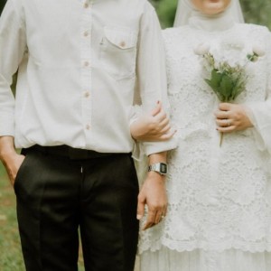 Dengarkan lagu Kisah Bahagia nyanyian Arif afsyah dengan lirik