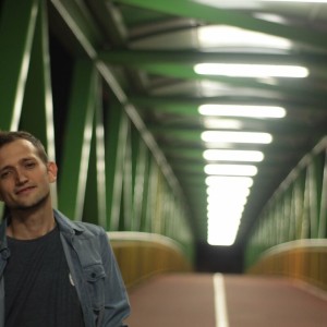 Dengarkan lagu Que te vaya bien (Explicit) nyanyian Caiser dengan lirik