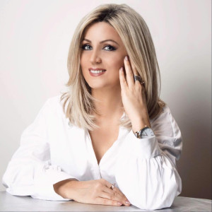 Listen to Rralle kam pa keso bukurie song with lyrics from Merita Bunjaku