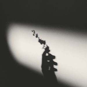 Dengarkan lagu Elegance nyanyian Five Minutes More dengan lirik