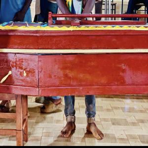 收聽NyagoMan GM的Iöche Ma'am (Rest in Peace Mama)歌詞歌曲