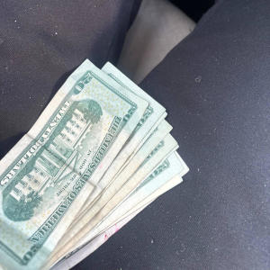 收聽Jxncy的DROP IT LOW (feat. RedtapeMelo) (Explicit)歌詞歌曲