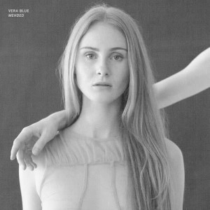 ดาวน์โหลดและฟังเพลง Mended พร้อมเนื้อเพลงจาก Vera Blue