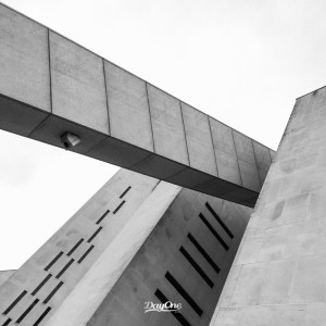 Dengarkan 떠나 (Feat. 전채언) (Leave) lagu dari Young Jay dengan lirik