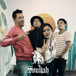 Dengarkan lagu KUOTA 2 GIGA nyanyian Souljah dengan lirik