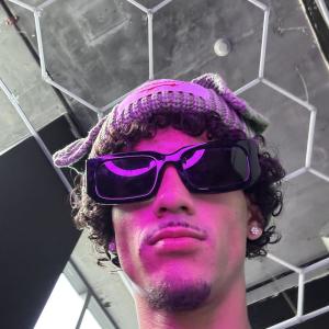 Listen to 17 (Explicit) song with lyrics from Jbreeshhh