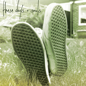 ดาวน์โหลดและฟังเพลง Smiles พร้อมเนื้อเพลงจาก These Days