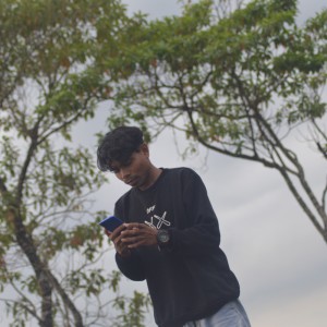 Dengarkan Se_yang_paksa_x_su_ada_ayang_mengaku_jomblo lagu dari RICKO BIAF dengan lirik