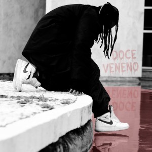 Dengarkan Doce Veneno (Explicit) lagu dari BlackMura dengan lirik