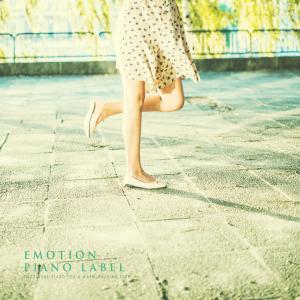 Dengarkan lagu I Go To See Love nyanyian 핑크래빗 dengan lirik